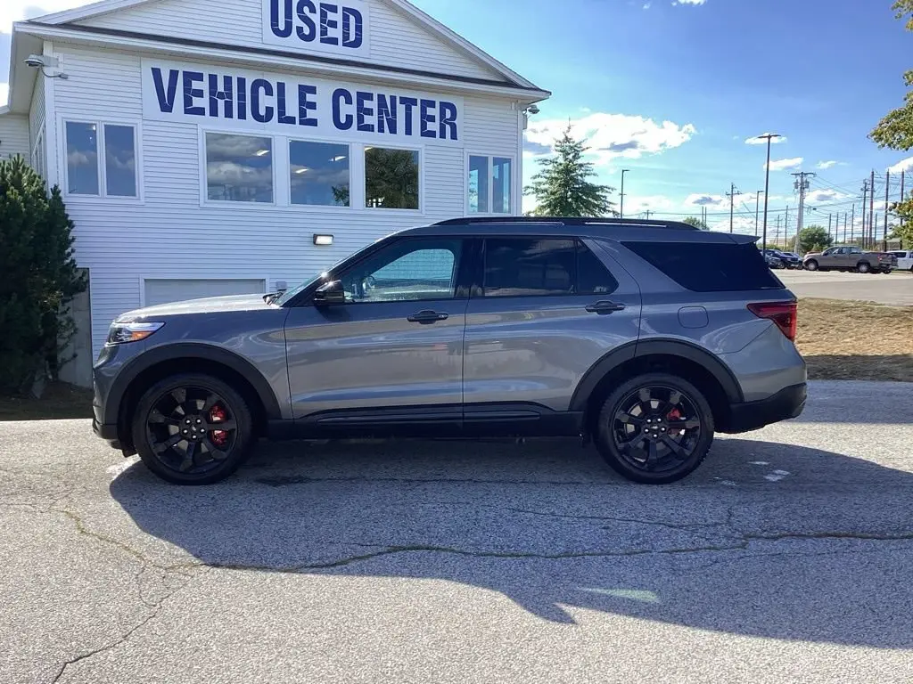 2024 Ford Explorer ST 4WD photo 3