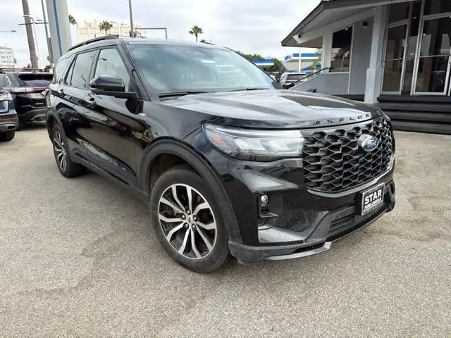 2025 Ford Explorer ST-LINE 4WD (PL535)'s photo