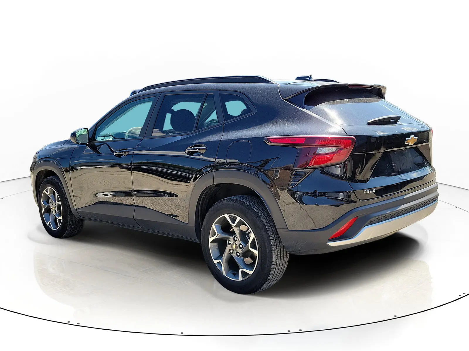 2025 Chevrolet Trax LT photo 3