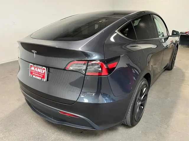 2025 Tesla Model Y Long Range RWD photo 3