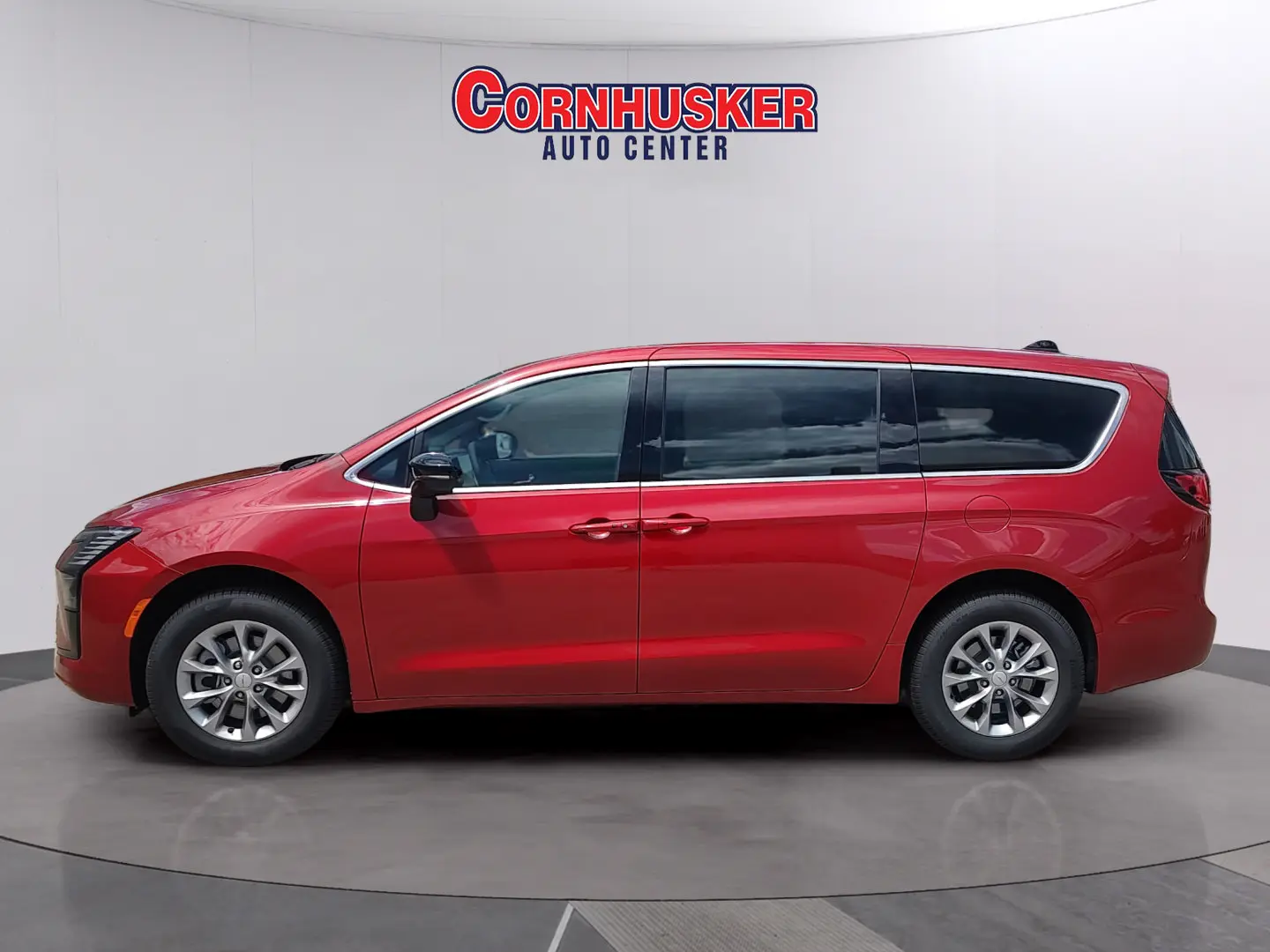 2027 Chrysler Pacifica Select AWD photo 4