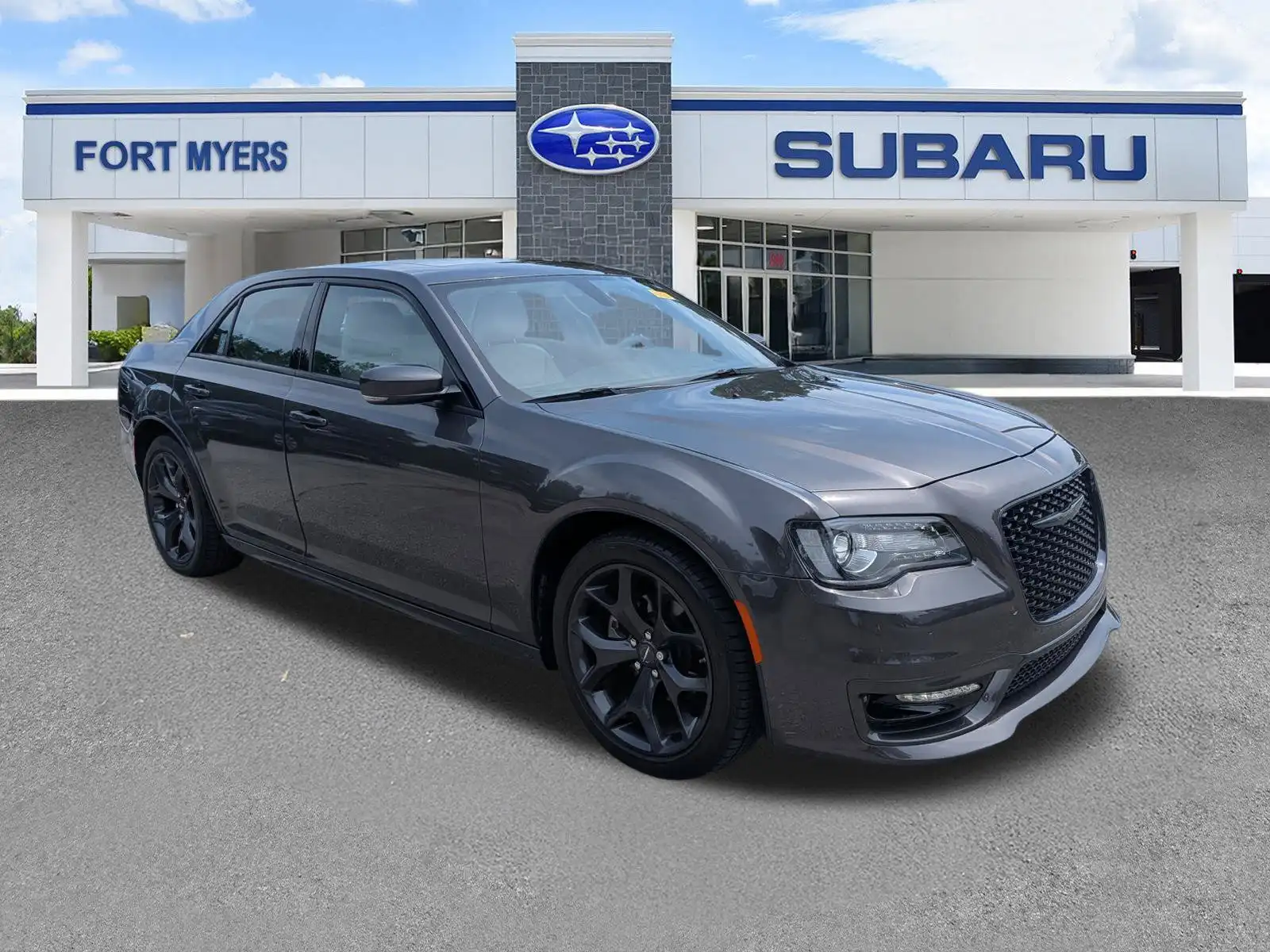 2023 Chrysler 300 Touring L RWD's photo