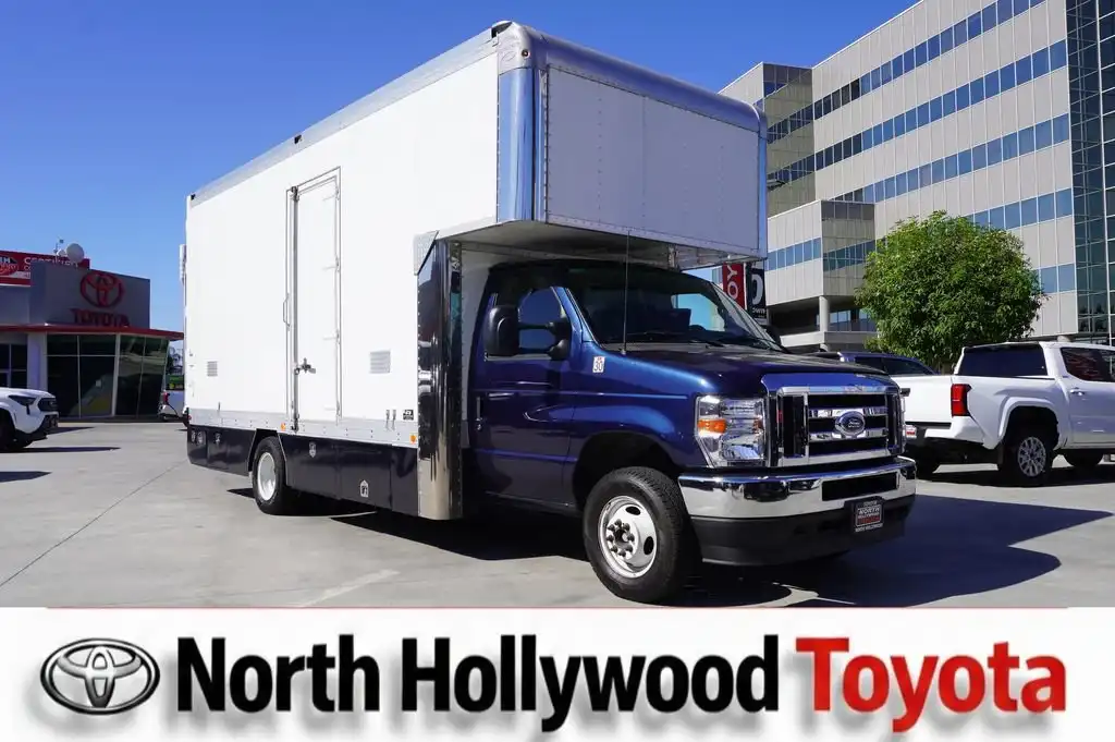 2024 Ford E-Series DRW E-450 Super Duty 158 in WB's photo