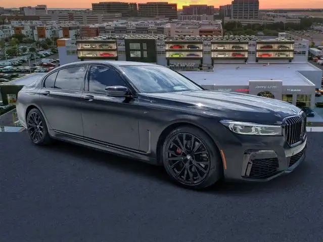 2022 BMW 7 Series 740i Sedan's photo