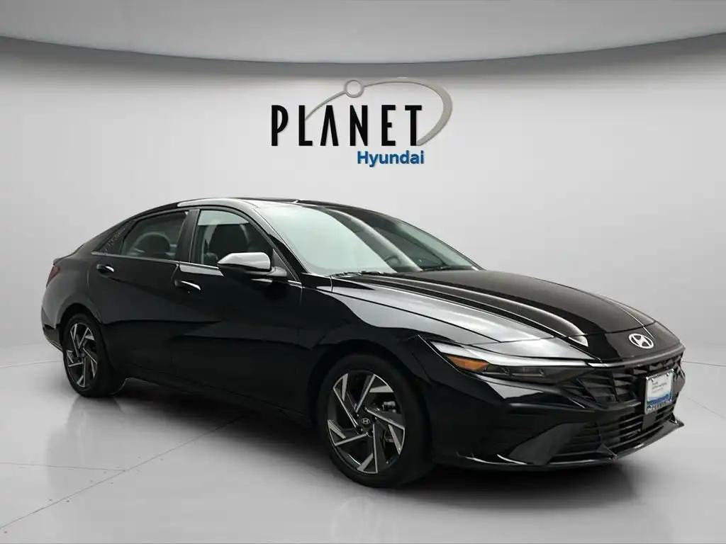 2025 Hyundai Elantra 1.6 HEV Limited DCT's photo