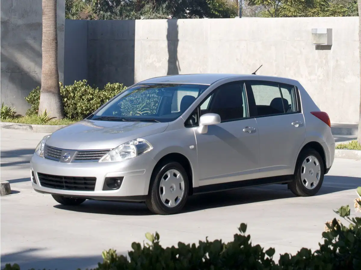 2009 Nissan Versa 1.8 S Auto's photo