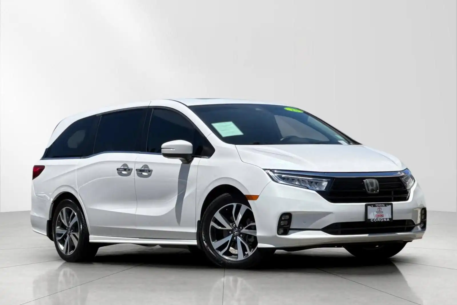 2023 Honda Odyssey Touring's photo