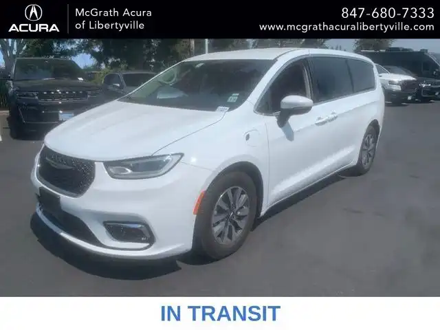 2023 Chrysler Pacifica Touring L's photo