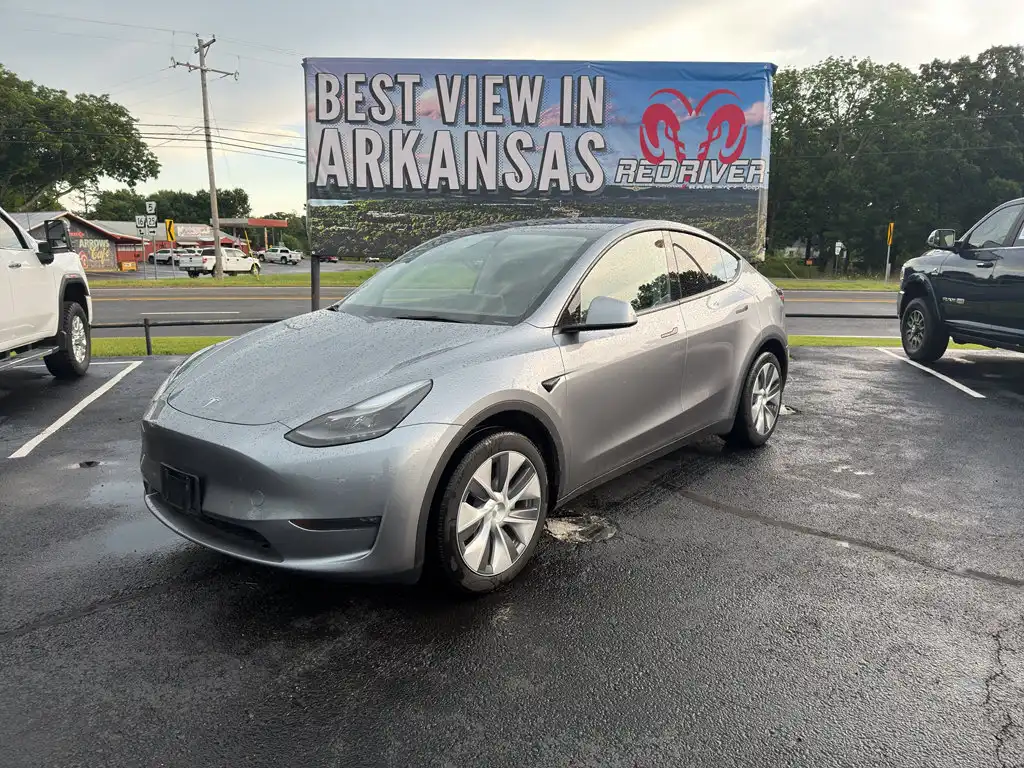 2024 Tesla Model Y Long Range Dual Motor All-Wheel Drive's photo