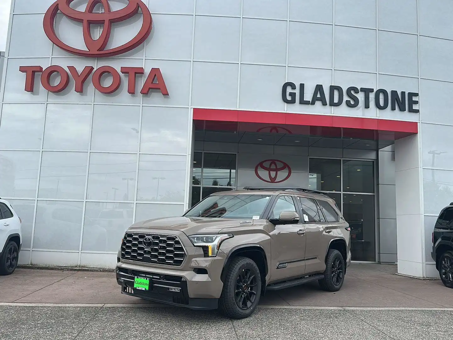 2026 Toyota Sequoia Platinum 4WD i-FORCE MAX Hybrid's photo