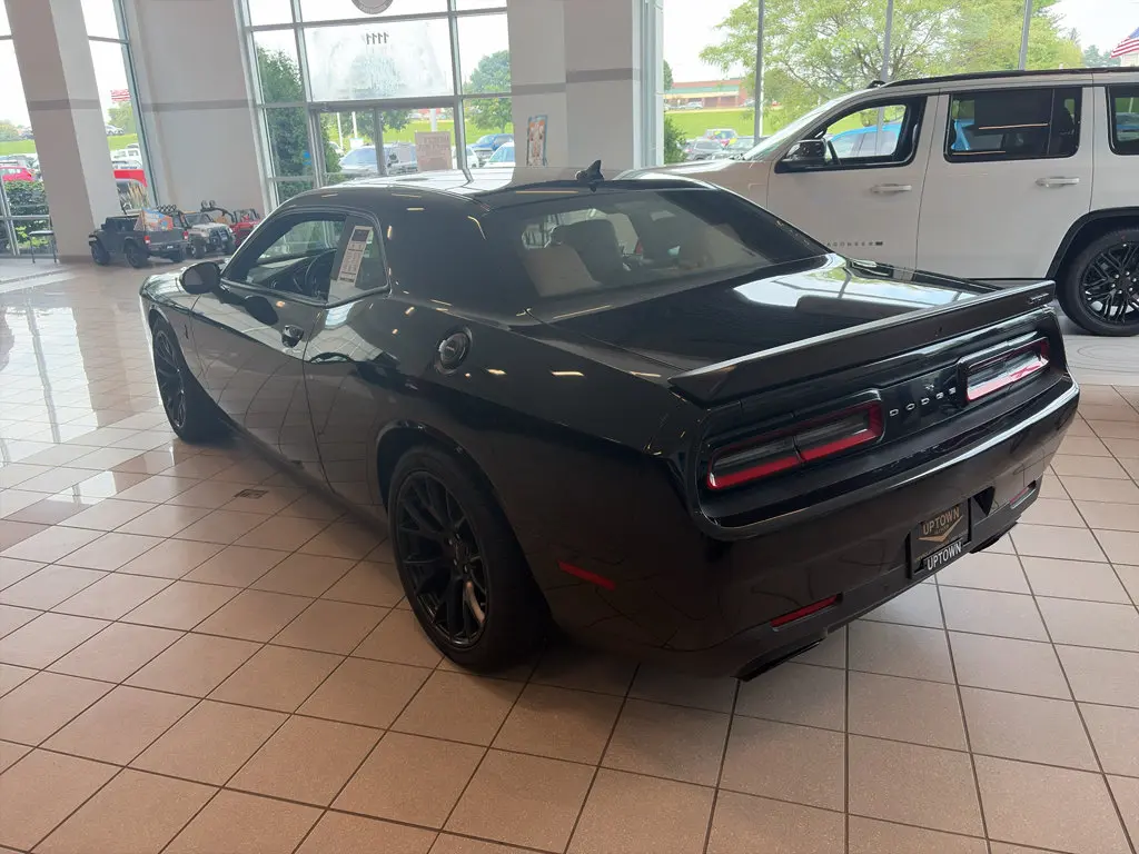 2015 Dodge Challenger SRT Hellcat photo 5