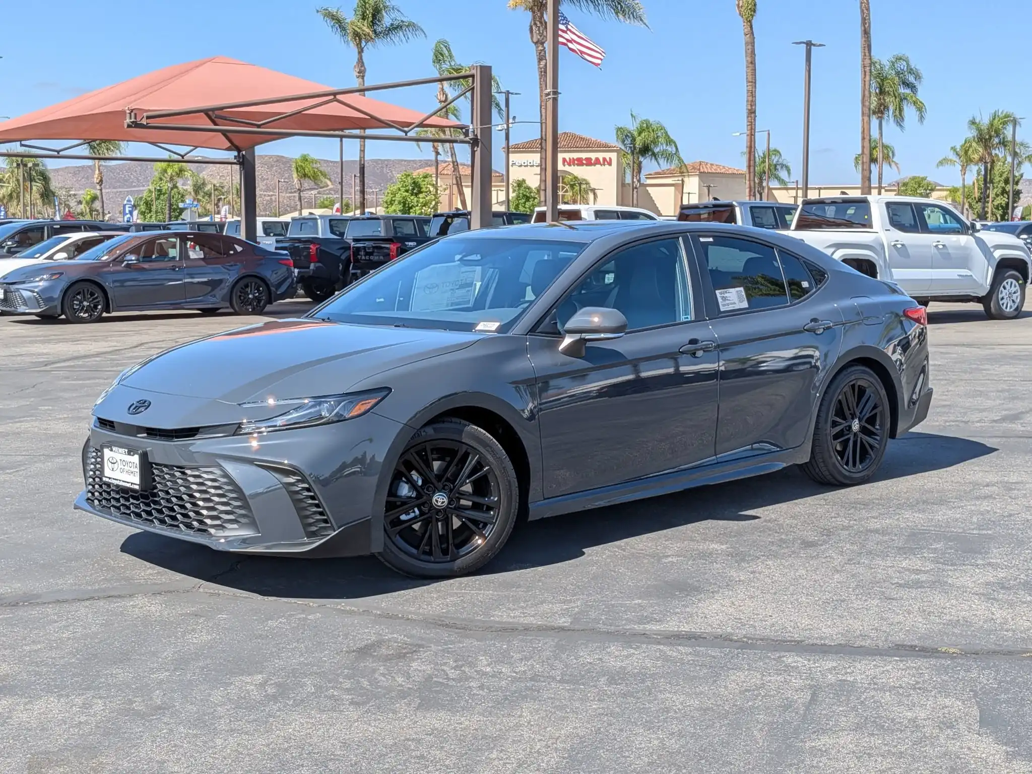 2026 Toyota Camry SE Hybrid's photo