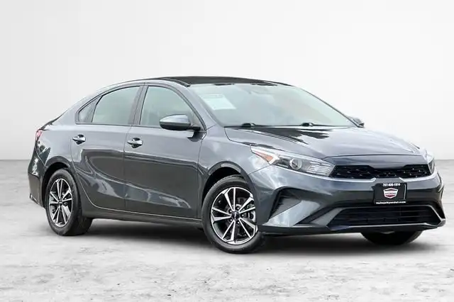 2024 Kia Forte LXS Auto's photo
