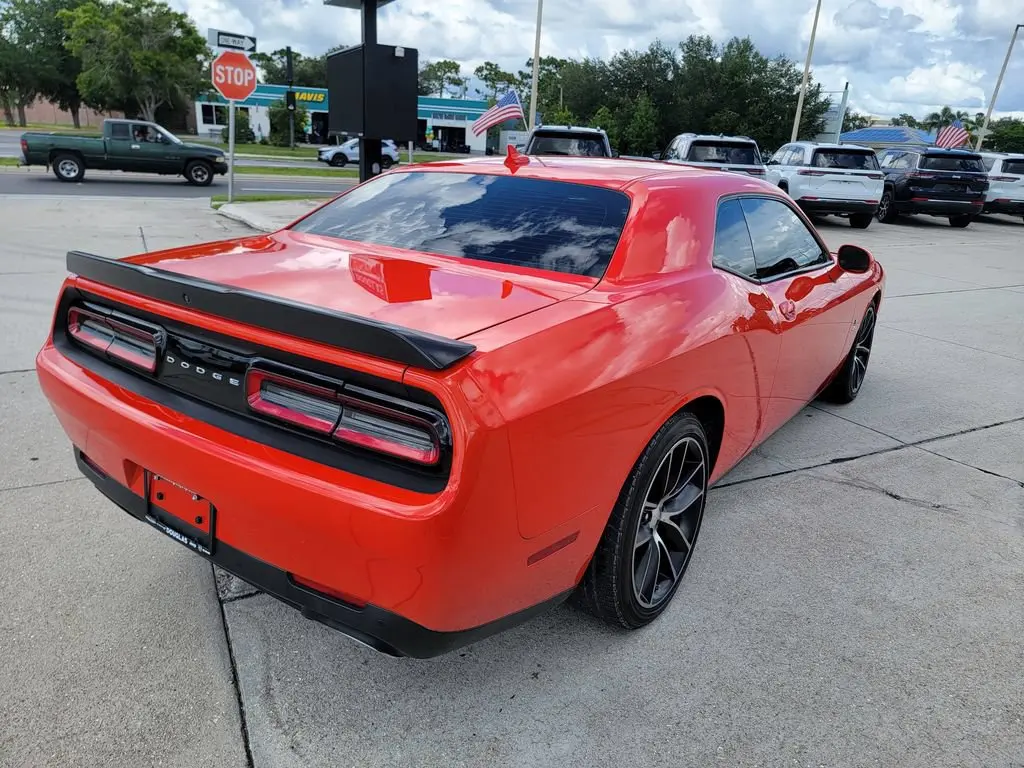 2016 Dodge Challenger Scat Pack photo 5