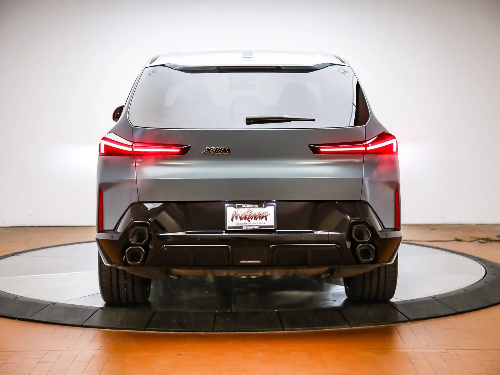 2023 BMW XM Base photo 3