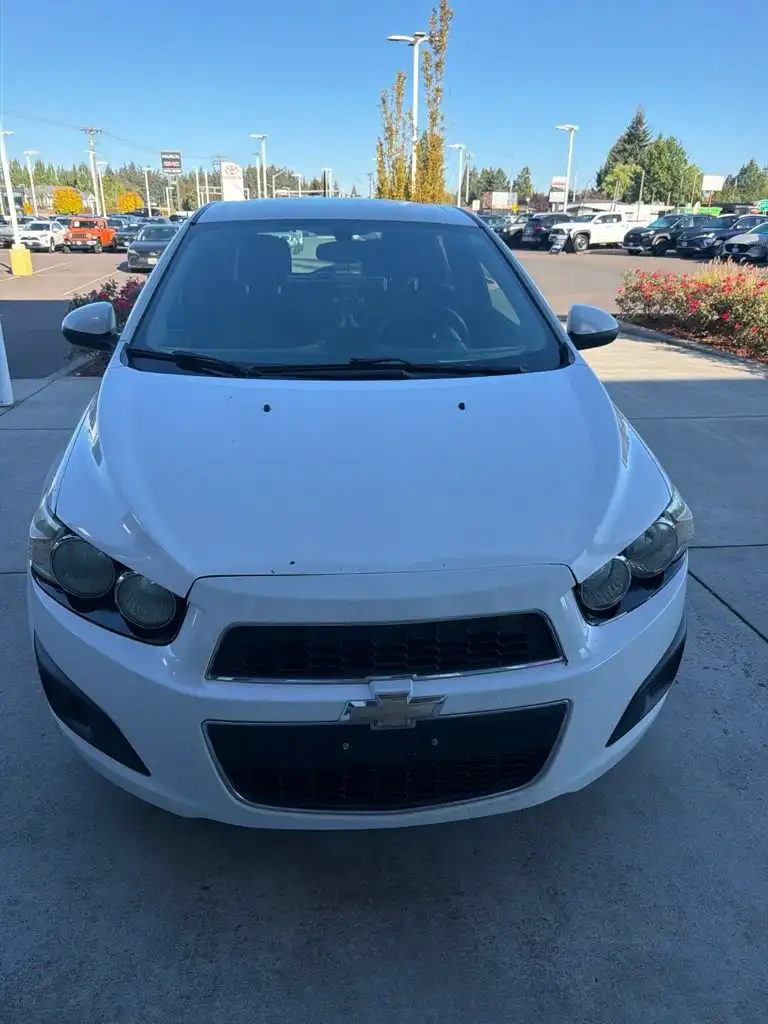 2016 Chevrolet Sonic LS Auto 5dr's photo