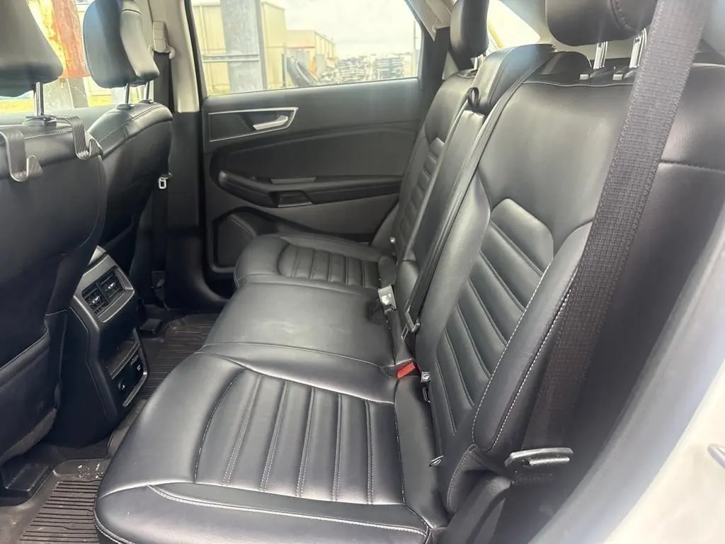 2024 Ford Edge SEL AWD photo 5