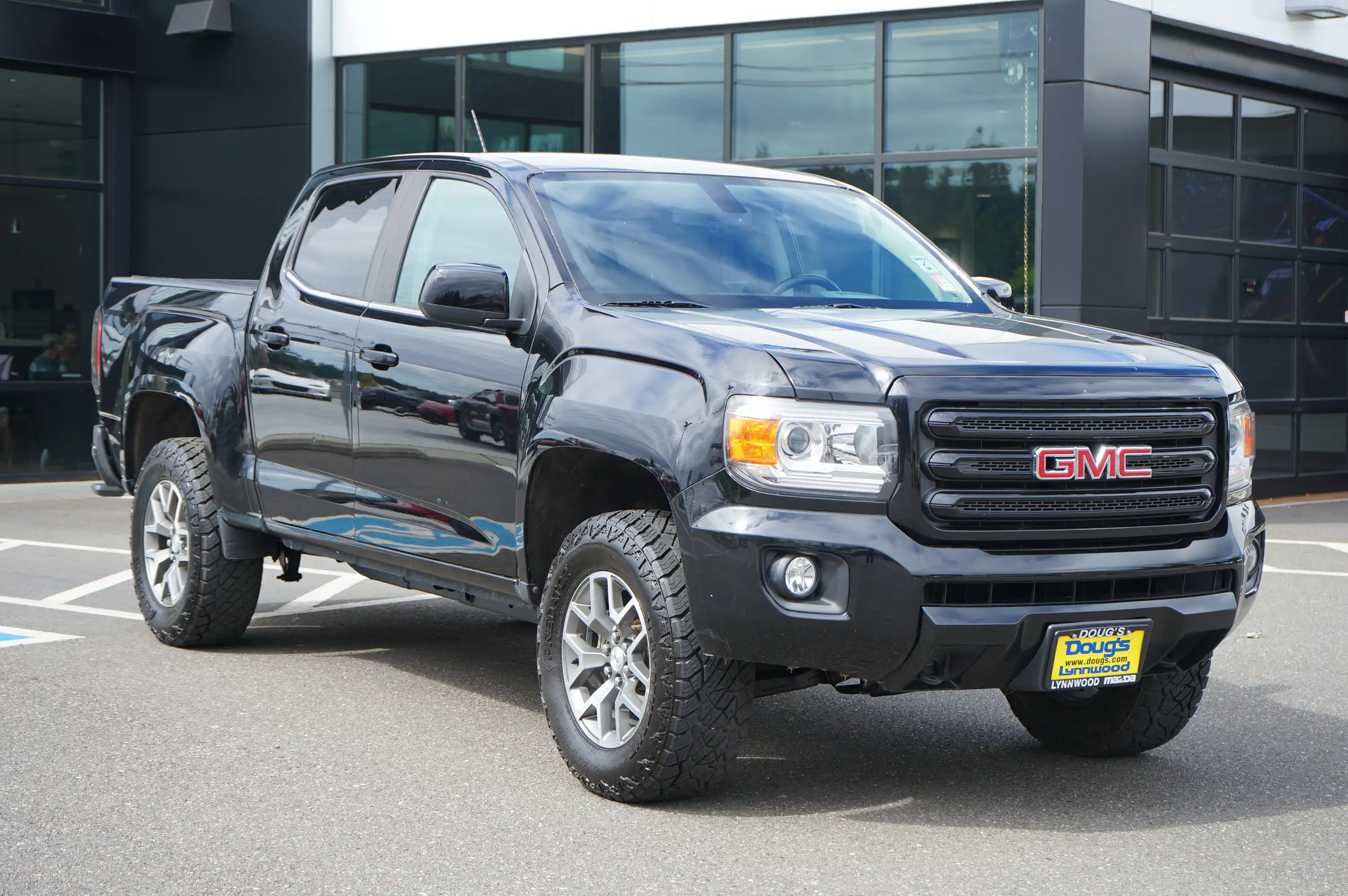 2020 GMC Canyon All Terrain 4WD Crew Cab Short Box's photo