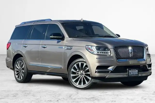 2019 Lincoln Navigator Select's photo