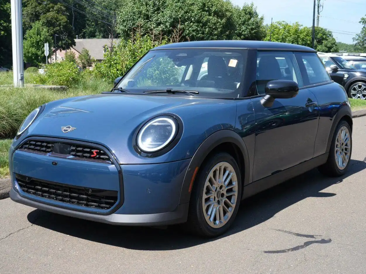 2026 MINI Hardtop Cooper S's photo