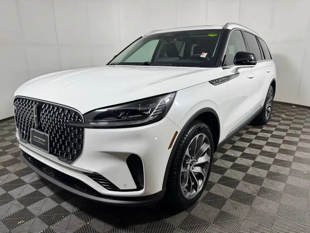 2025 Lincoln Aviator Reserve AWD's photo