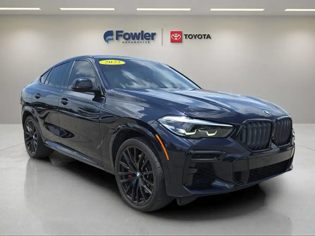 2022 BMW X6 M50i's photo