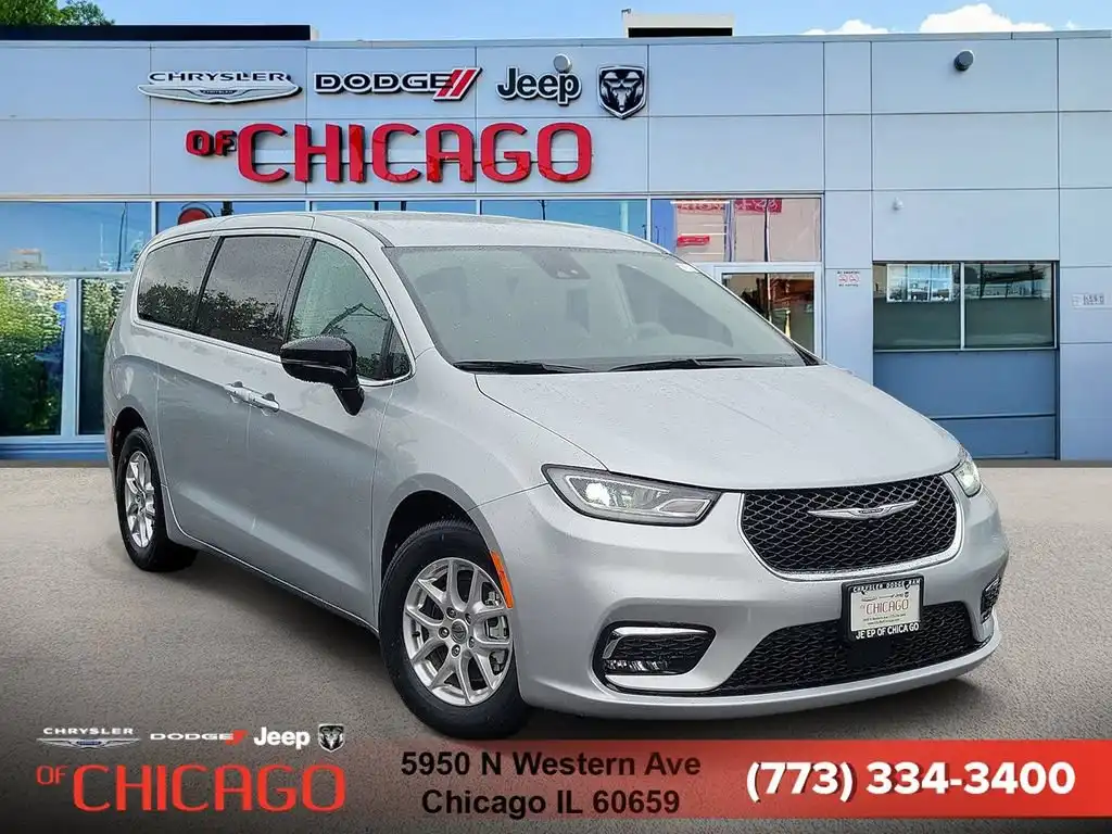 2024 Chrysler Pacifica Touring L's photo