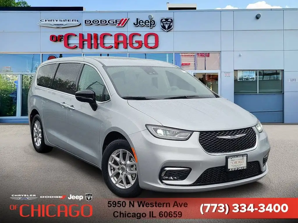 2024 Chrysler Pacifica Touring L's photo