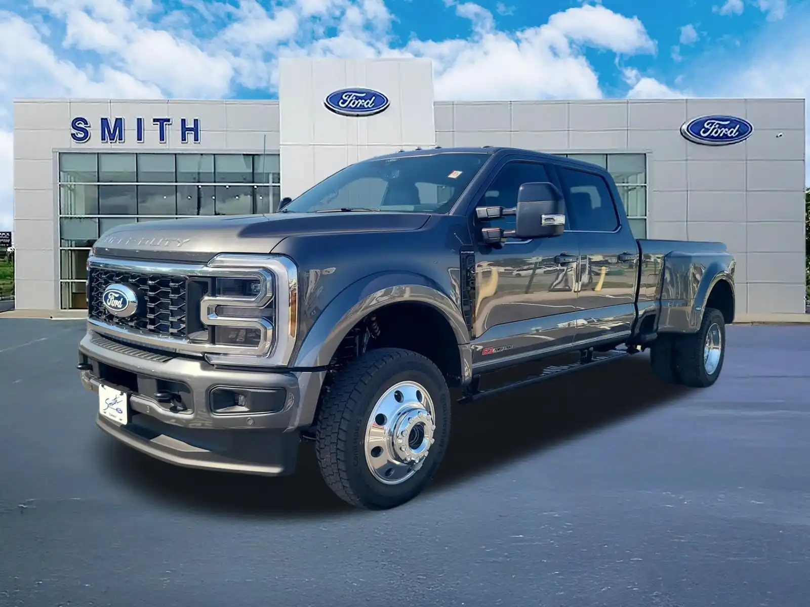 2027 Ford F-450 Platinum 4WD Crew Cab DRW 8' Box's photo