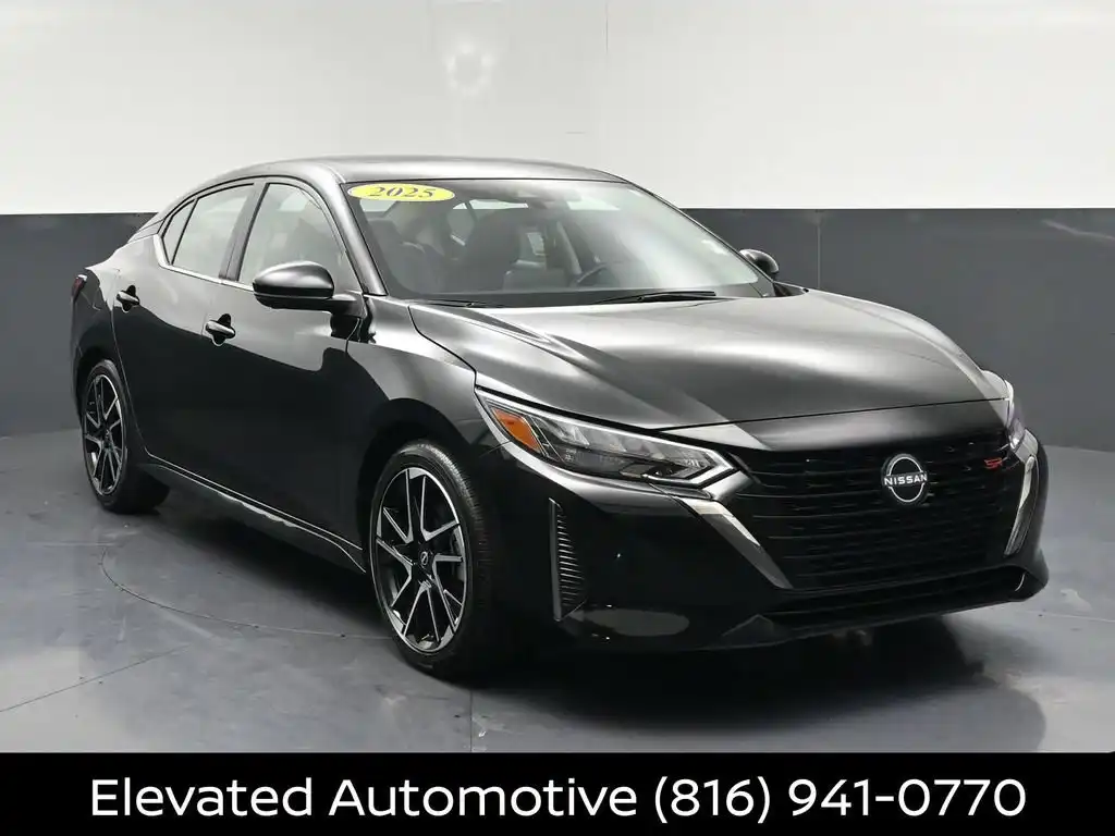 2025 Nissan Sentra SR CVT's photo