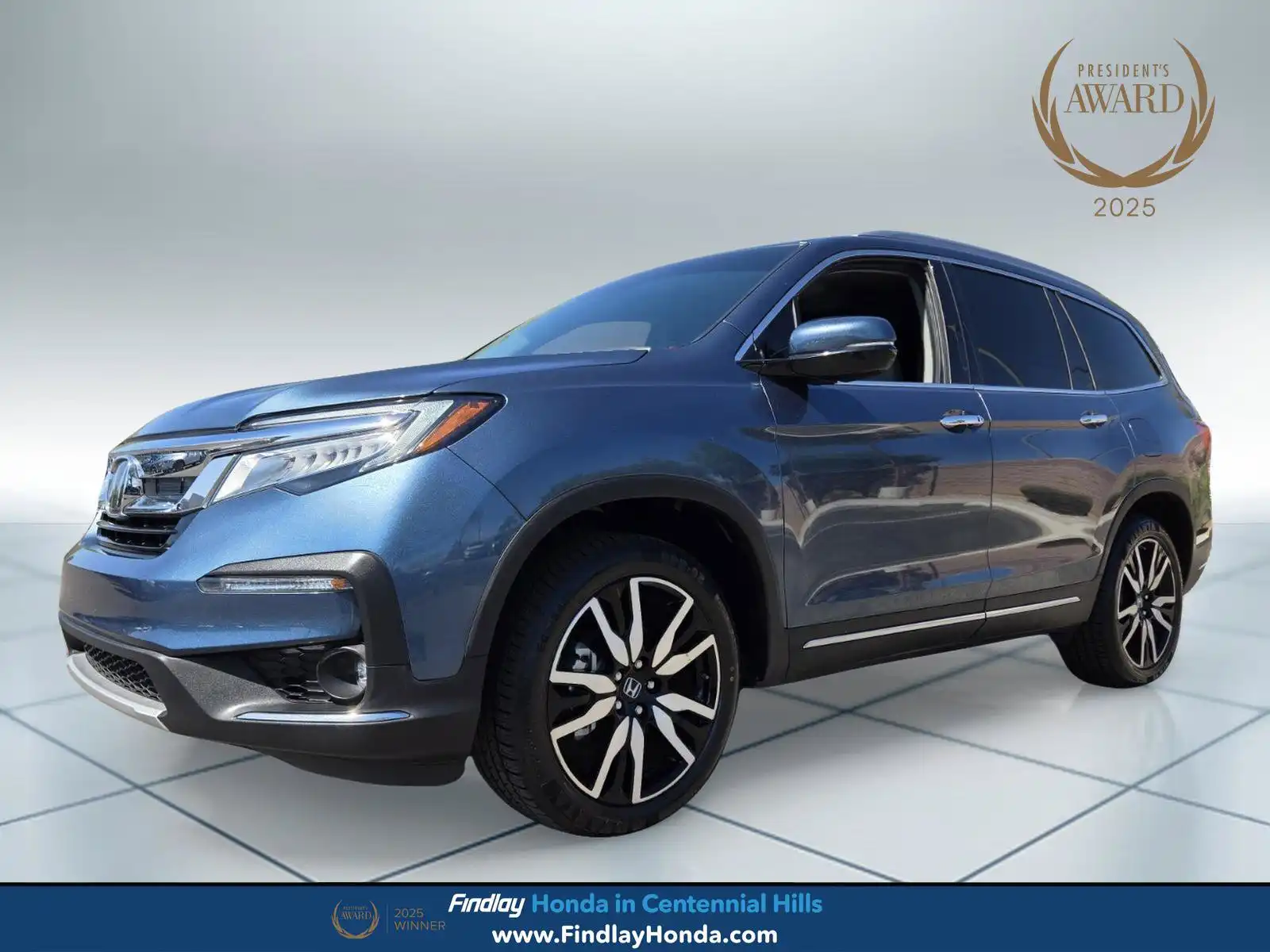 2022 Honda Pilot Touring AWD's photo