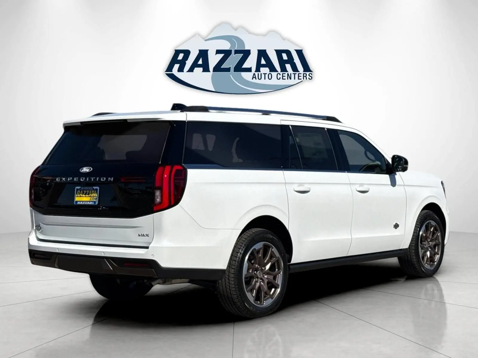 2027 Ford Expedition King Ranch 4WD MAX photo 3