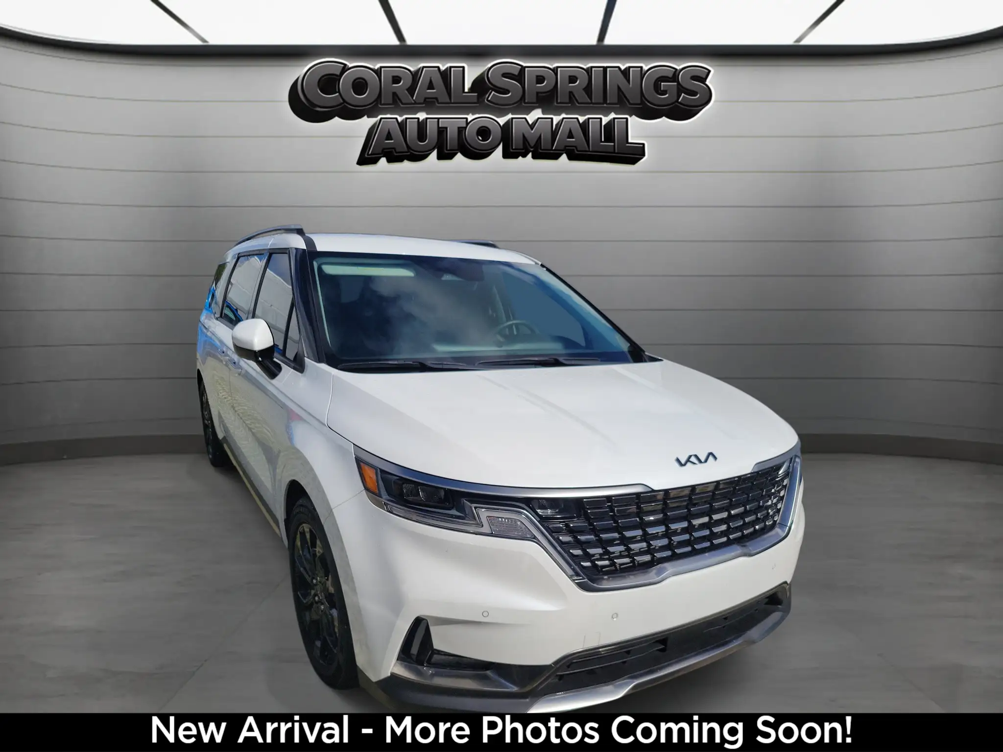 2024 Kia Sedona SX photo 1
