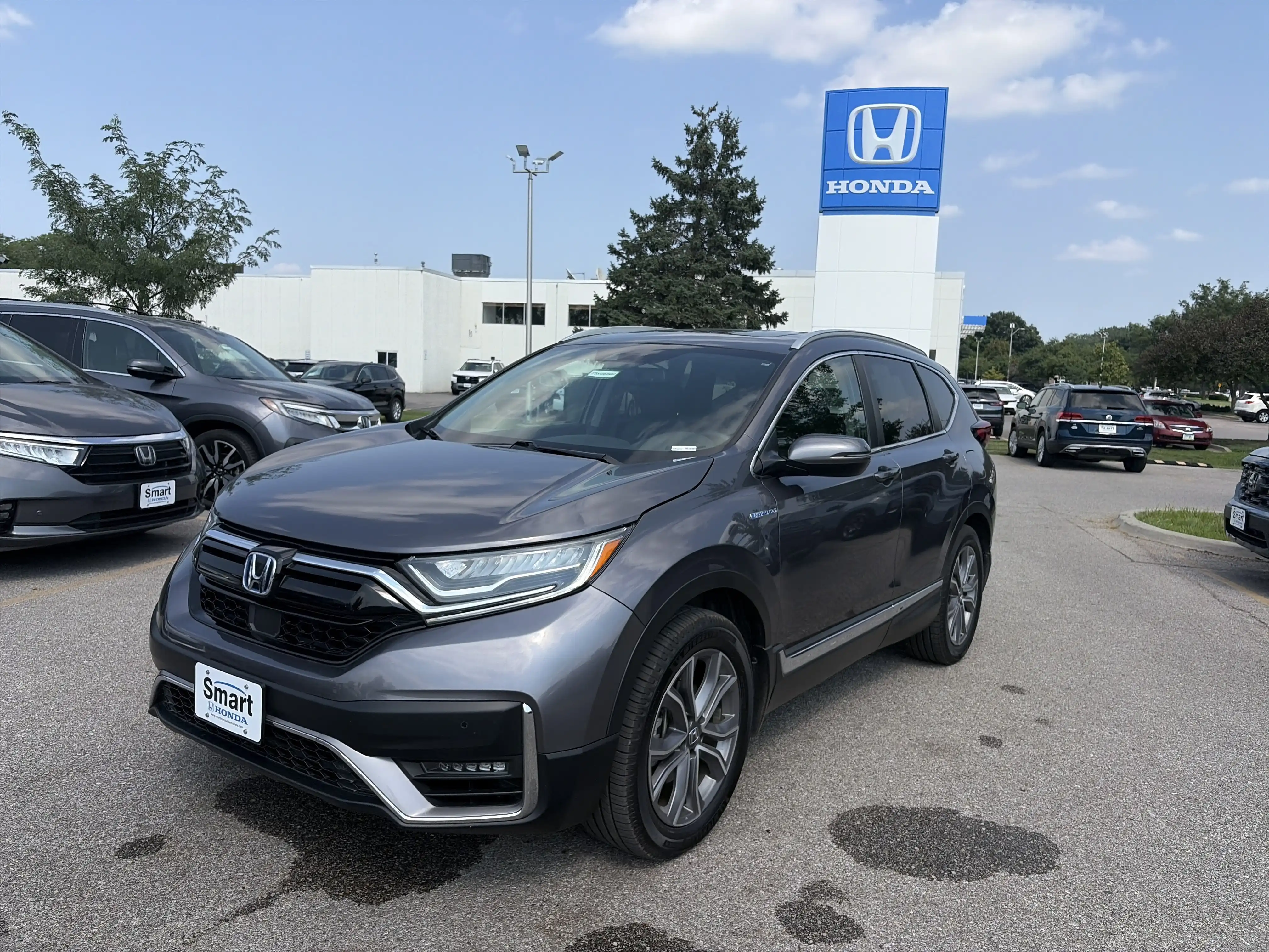 2022 Honda CR-V Hybrid Touring AWD's photo
