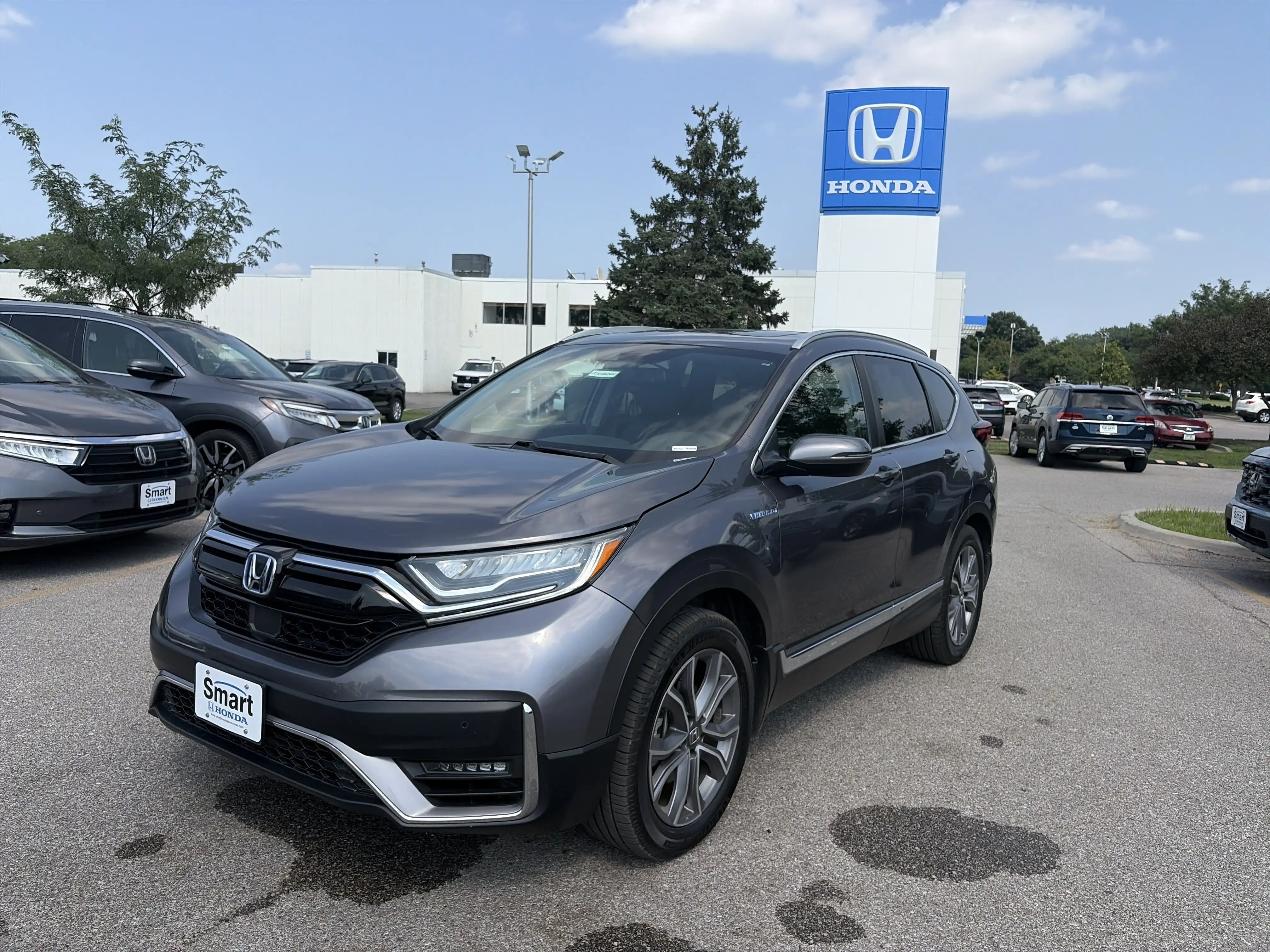 2022 Honda CR-V Hybrid Touring AWD's photo
