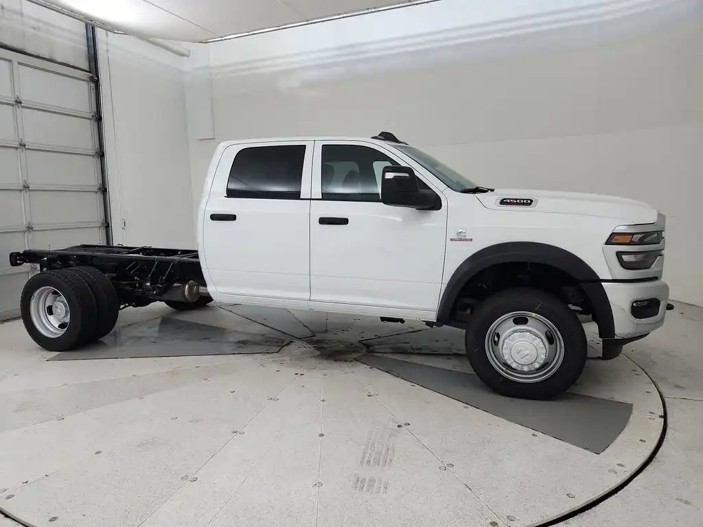 2026 RAM 4500 Tradesman 4X4 Crew Cab DRW 173" WB's photo