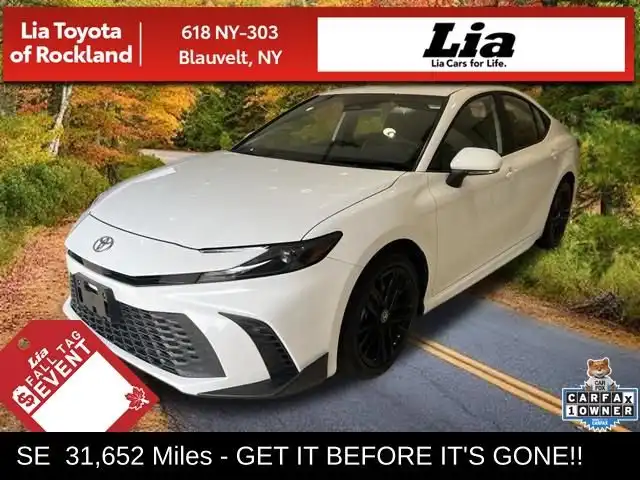 2025 Toyota Camry SE AWD Hybrid's photo