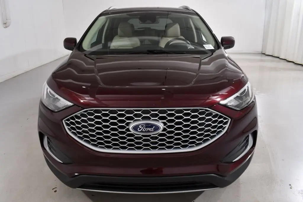 2023 Ford Edge SEL AWD photo 3