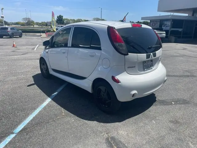 2012 Mitsubishi i-MiEV ES photo 5