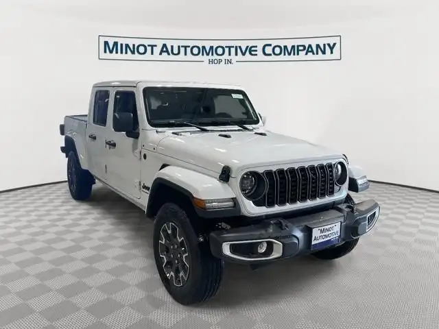 2026 Jeep Gladiator Sahara Auto's photo