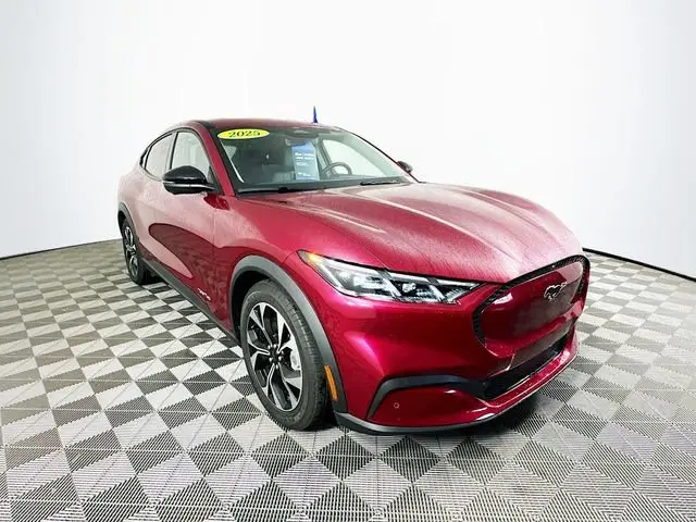 2025 Ford Mustang-Mach-e Select photo 4