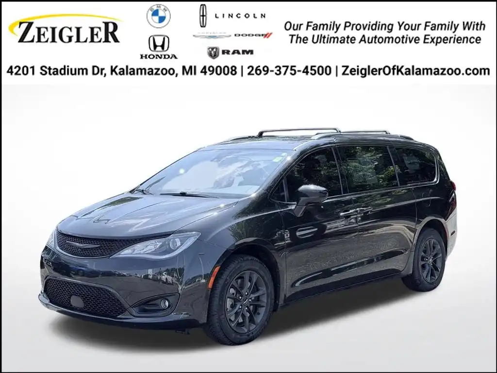 2020 Chrysler Pacifica 3.6 AWD LAUNCH EDITION AUTO 4WD's photo