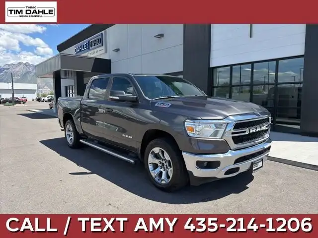 2022 RAM 1500 Big Horn/Lone Star 4WD Crew Cab 5'7's photo