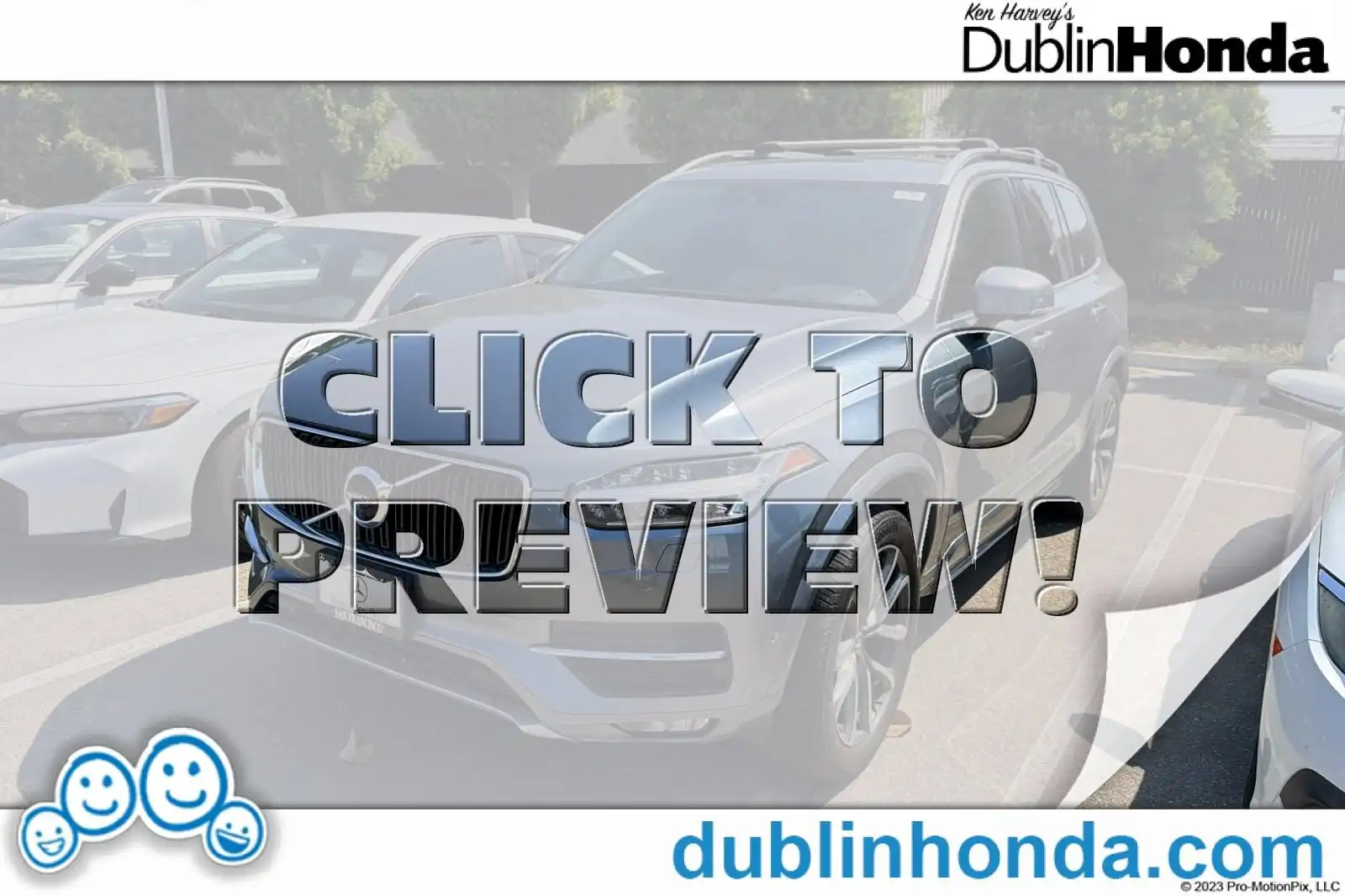 2017 Volvo XC90 T6 AWD Momentum's photo