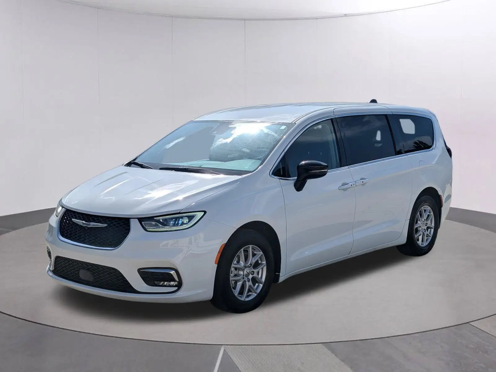 2024 Chrysler Pacifica Touring L photo 1