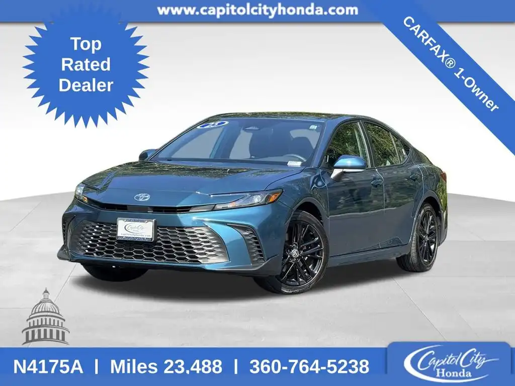 2025 Toyota Camry SE AWD Hybrid's photo