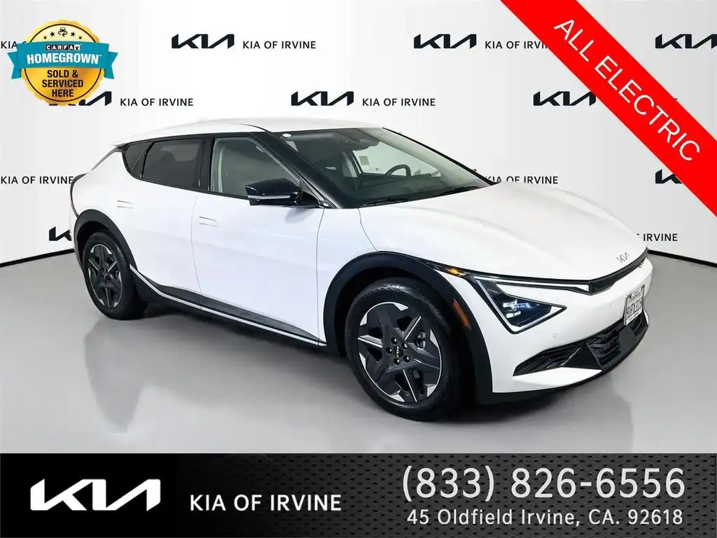 2025 Kia EV6 Light's photo