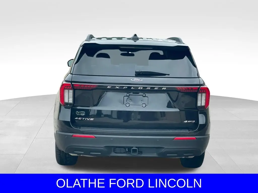 2026 Ford Explorer Active 4WD photo 5