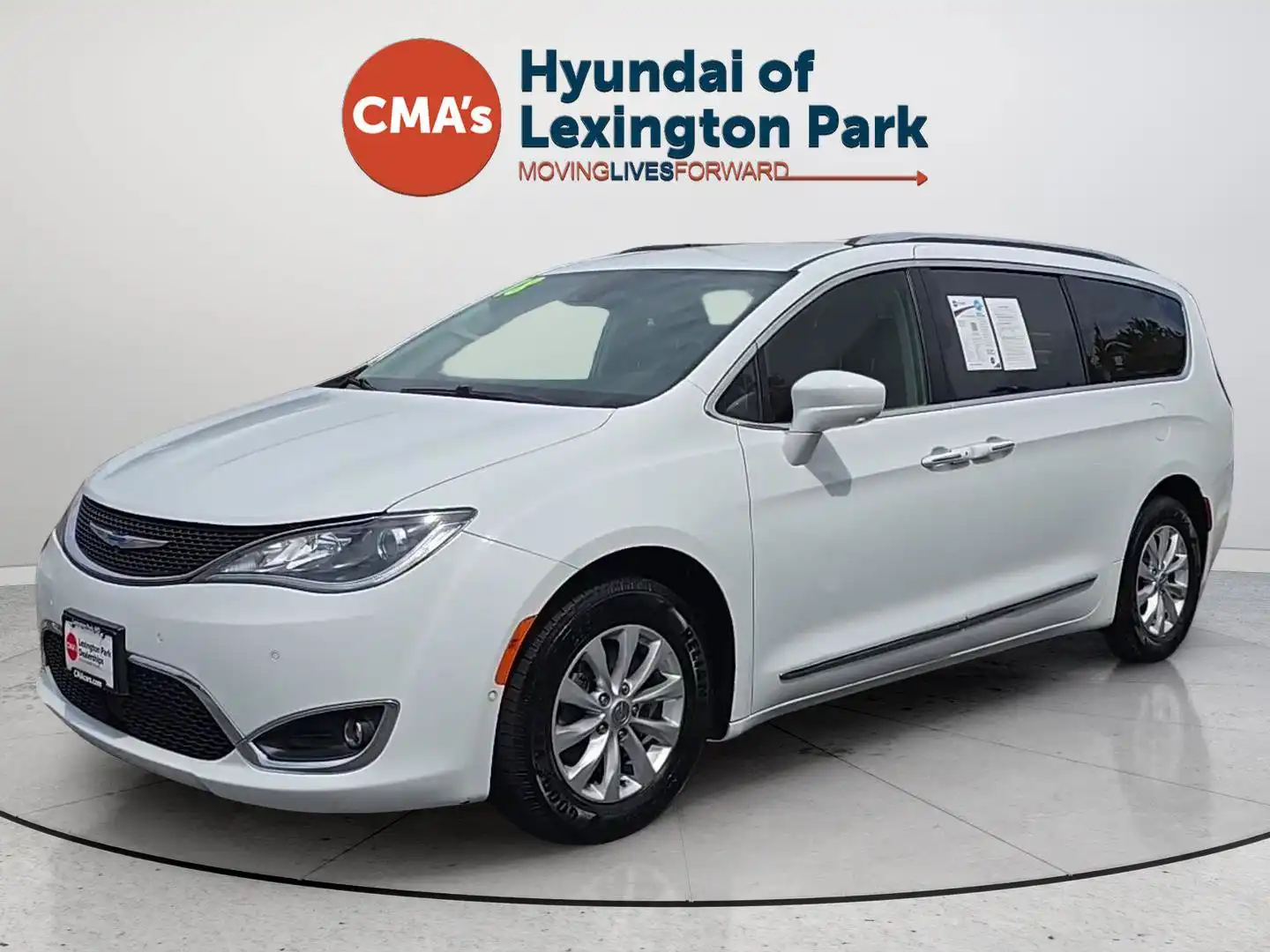 2018 Chrysler Pacifica Touring L's photo