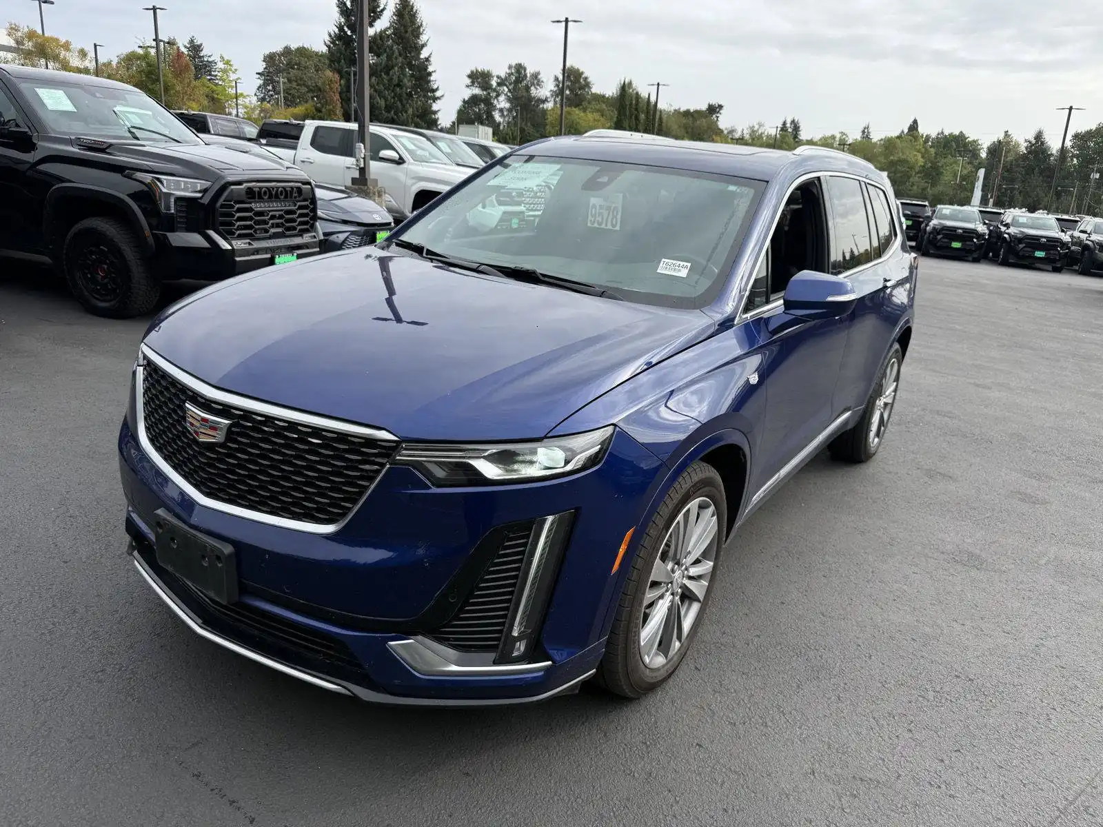 2025 Cadillac XT6 Premium Luxury 4WD Auto's photo